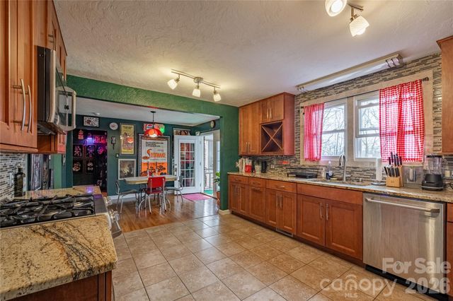 200 Falls Street, Morganton, NC 28655