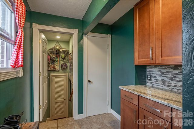 200 Falls Street, Morganton, NC 28655