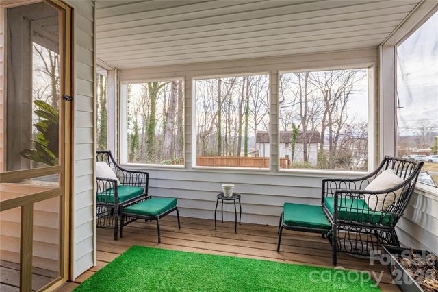 200 Falls Street, Morganton, NC 28655