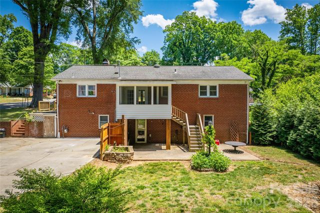 200 Falls Street, Morganton, NC 28655