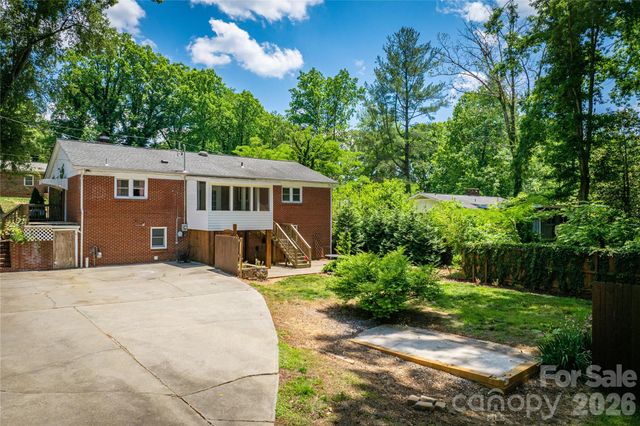 200 Falls Street, Morganton, NC 28655
