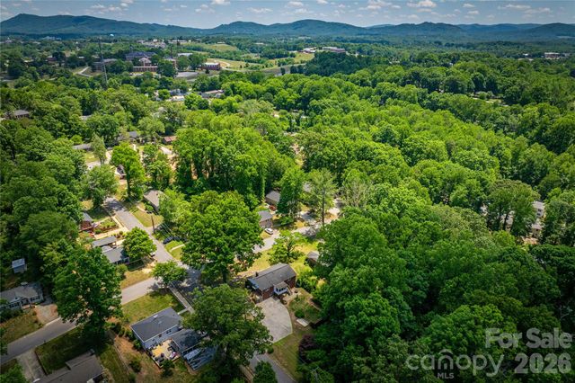 200 Falls Street, Morganton, NC 28655