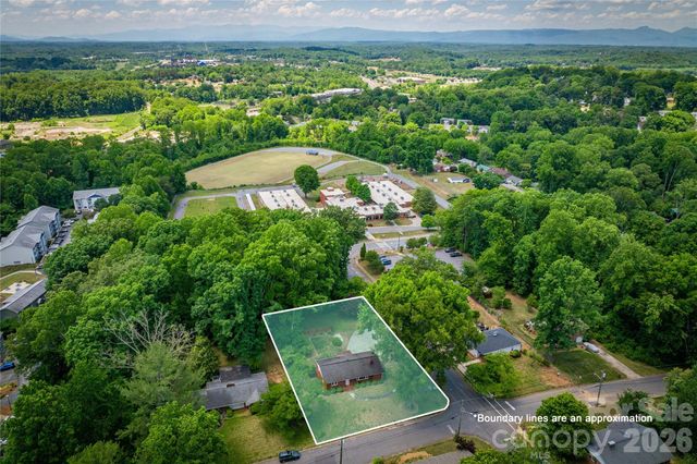 200 Falls Street, Morganton, NC 28655