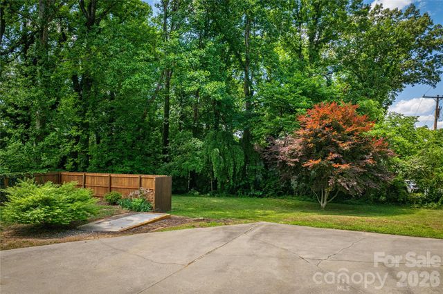 200 Falls Street, Morganton, NC 28655