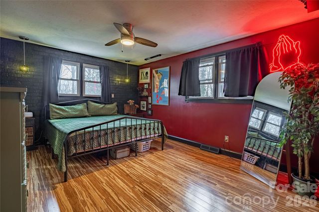 200 Falls Street, Morganton, NC 28655