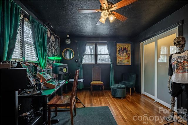 200 Falls Street, Morganton, NC 28655
