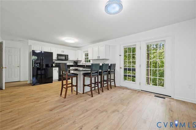 26498 Country Club Ln, Ruther Glen, VA 22546