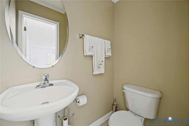 26498 Country Club Ln, Ruther Glen, VA 22546