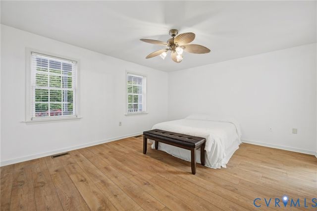 26498 Country Club Ln, Ruther Glen, VA 22546