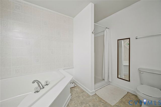 26498 Country Club Ln, Ruther Glen, VA 22546