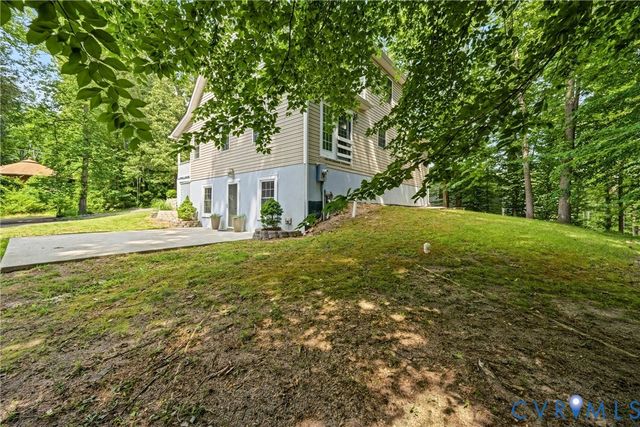26498 Country Club Ln, Ruther Glen, VA 22546