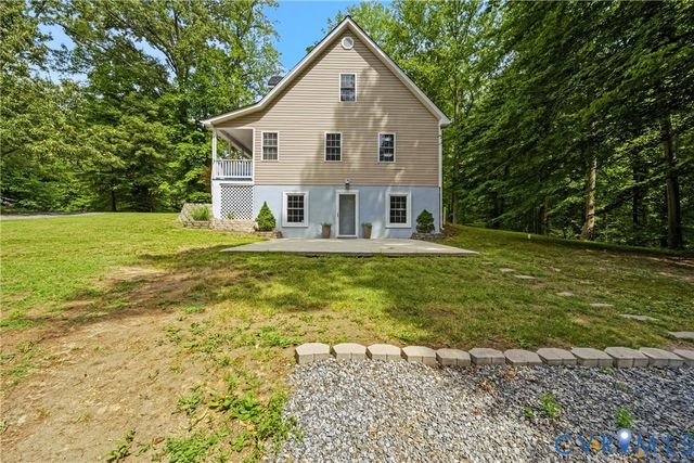 26498 Country Club Ln, Ruther Glen, VA 22546