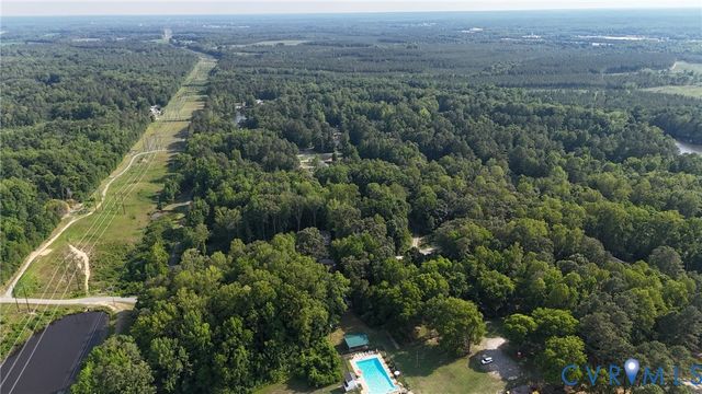 26498 Country Club Ln, Ruther Glen, VA 22546