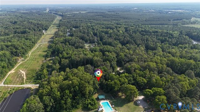 26498 Country Club Ln, Ruther Glen, VA 22546