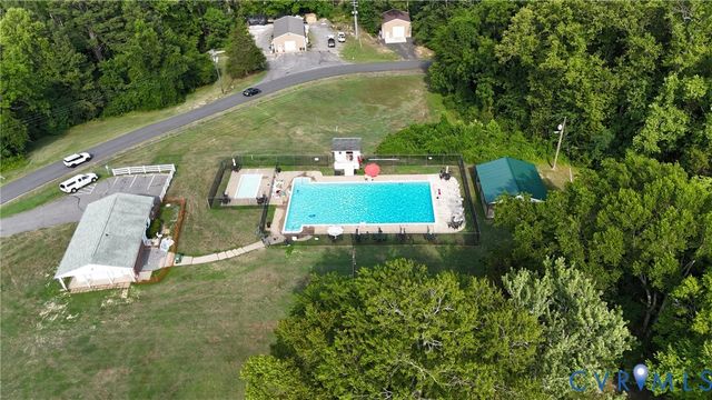 26498 Country Club Ln, Ruther Glen, VA 22546