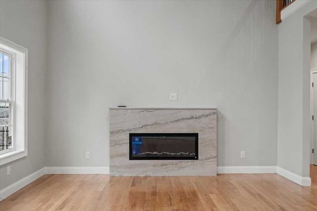 241 Lake Ave, Worcester, MA 01604