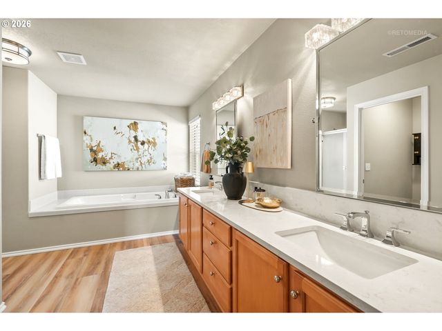 17109 Sw GREEN HERON Dr, Sherwood, OR 97140