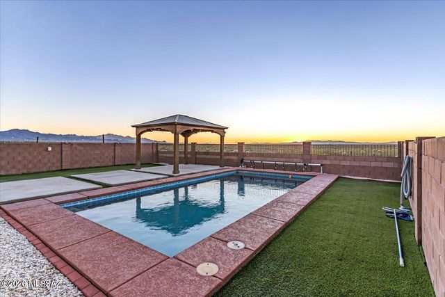 11172 S Weismann Dr, Vail, AZ 85641