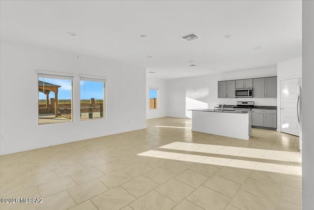 11172 S Weismann Dr, Vail, AZ 85641