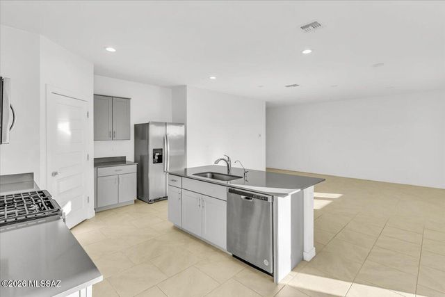 11172 S Weismann Dr, Vail, AZ 85641