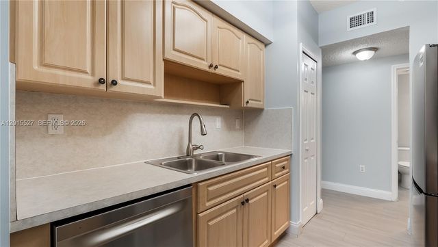 7085 Nova Drive 105, Davie, FL 33317