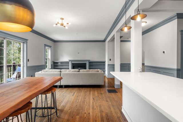 248 Presidents Ln 4, Quincy, MA 02169
