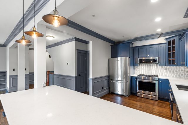 248 Presidents Ln 4, Quincy, MA 02169