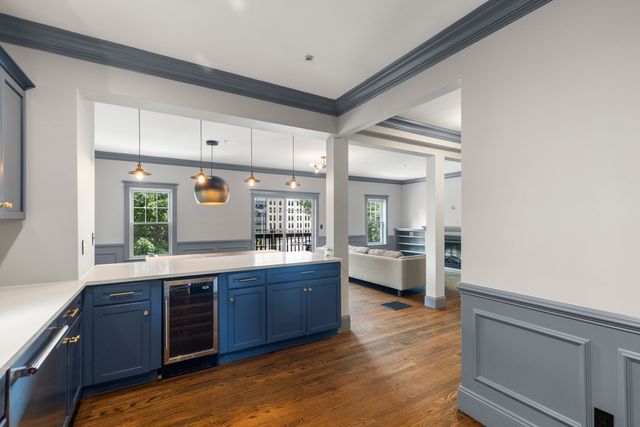 248 Presidents Ln 4, Quincy, MA 02169