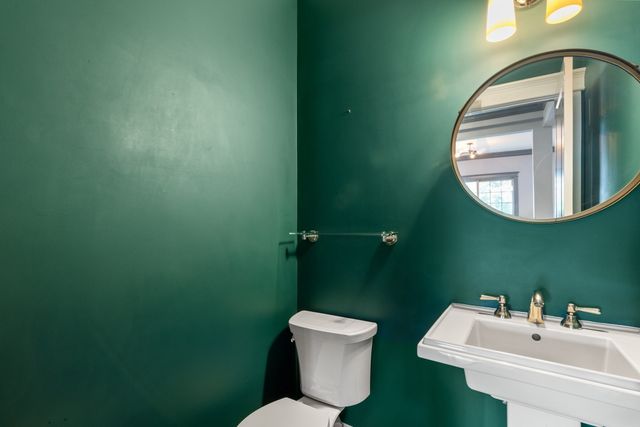 248 Presidents Ln 4, Quincy, MA 02169