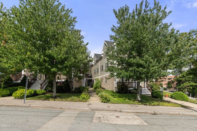 248 Presidents Ln 4, Quincy, MA 02169