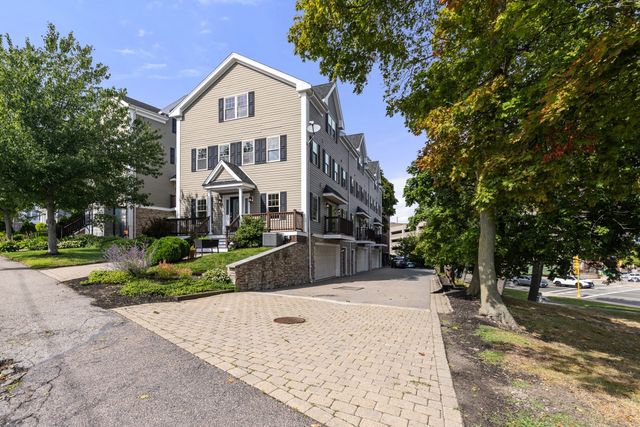 248 Presidents Ln 4, Quincy, MA 02169