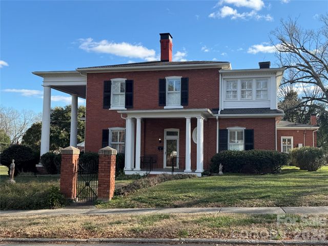 15 Kings Mountain Street, York, SC 29745