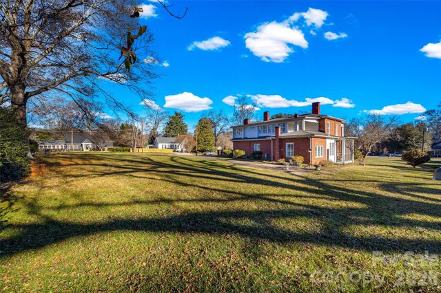 15 Kings Mountain Street, York, SC 29745