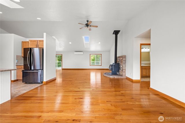 17107 Mill Ln, Long Beach, WA 98631