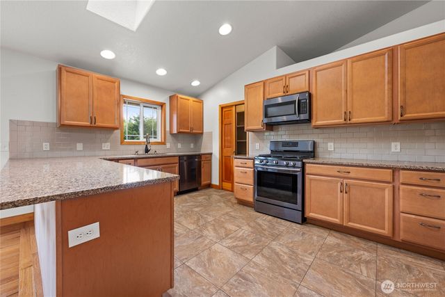 17107 Mill Ln, Long Beach, WA 98631