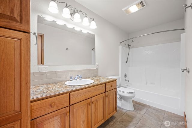 17107 Mill Ln, Long Beach, WA 98631