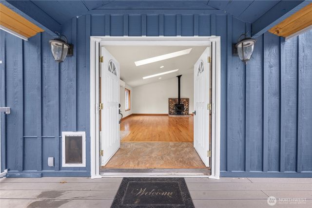 17107 Mill Ln, Long Beach, WA 98631