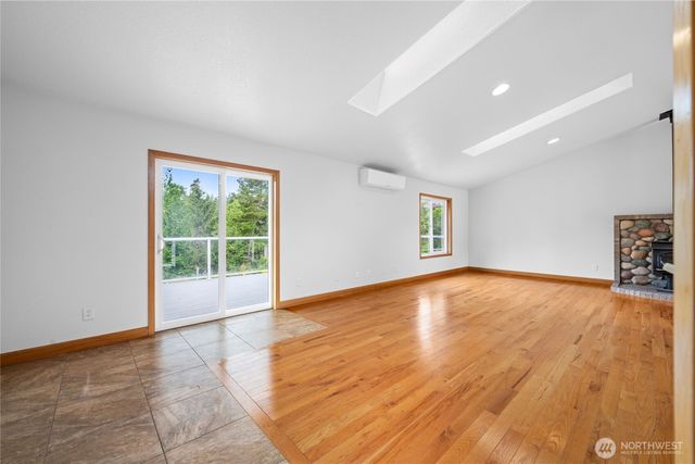 17107 Mill Ln, Long Beach, WA 98631