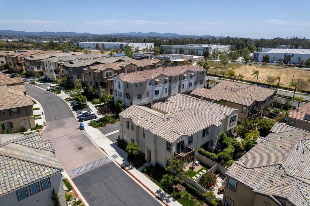Image 34 of property listing at 1185 Via Lucero, Oceanside, CA 92056