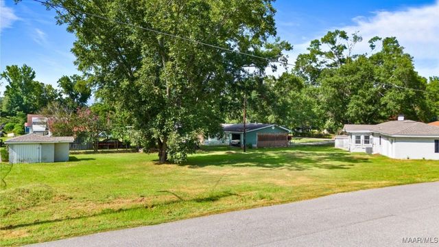 7 Narrow Lane, Wetumpka, AL 36092