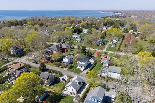 1415 4th Street, New Suffolk, NY 11956