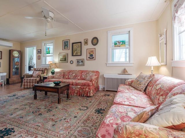 1415 4th Street, New Suffolk, NY 11956