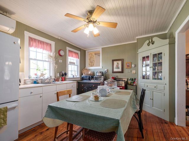 1415 4th Street, New Suffolk, NY 11956