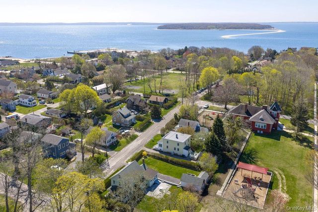 1415 4th Street, New Suffolk, NY 11956