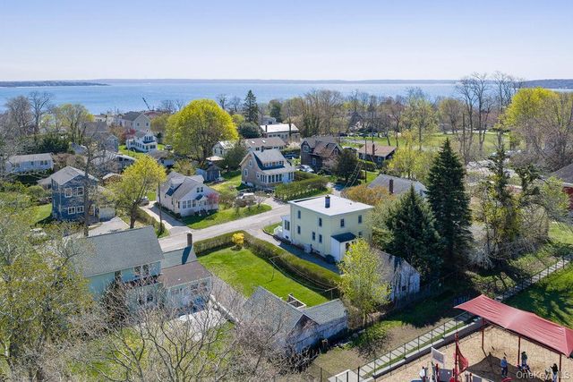 1415 4th Street, New Suffolk, NY 11956