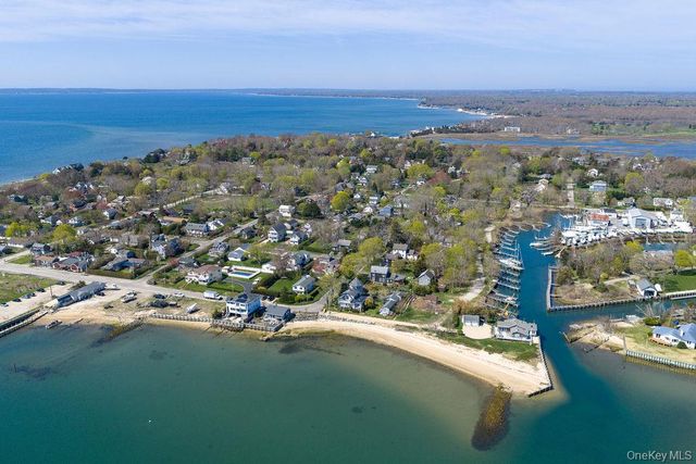 1415 4th Street, New Suffolk, NY 11956