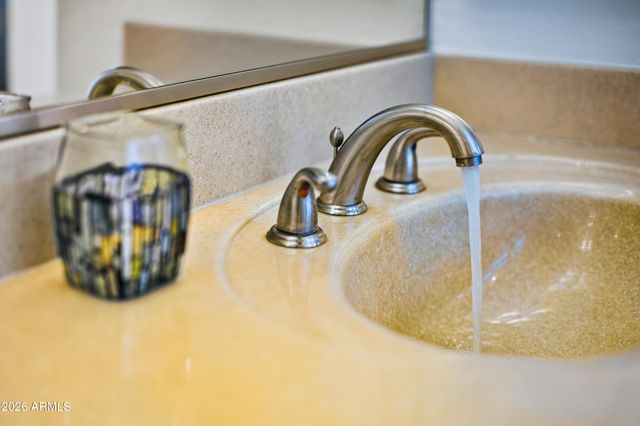 2384 E GRAND CANYON Drive, Chandler, AZ 85249