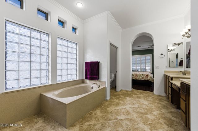 2384 E GRAND CANYON Drive, Chandler, AZ 85249