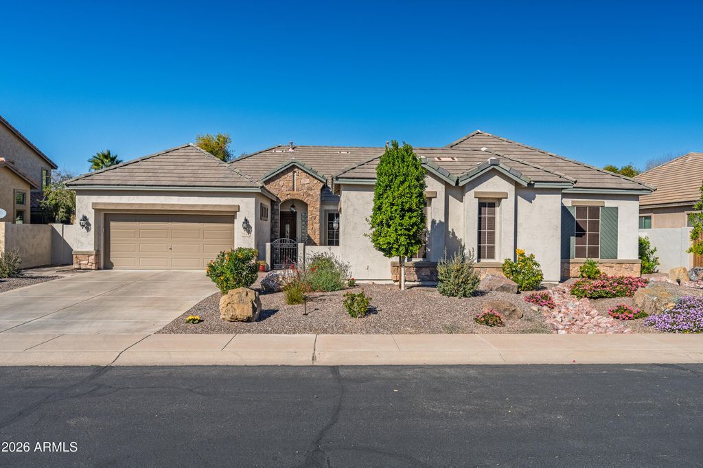 2384 E GRAND CANYON Drive, Chandler, AZ 85249