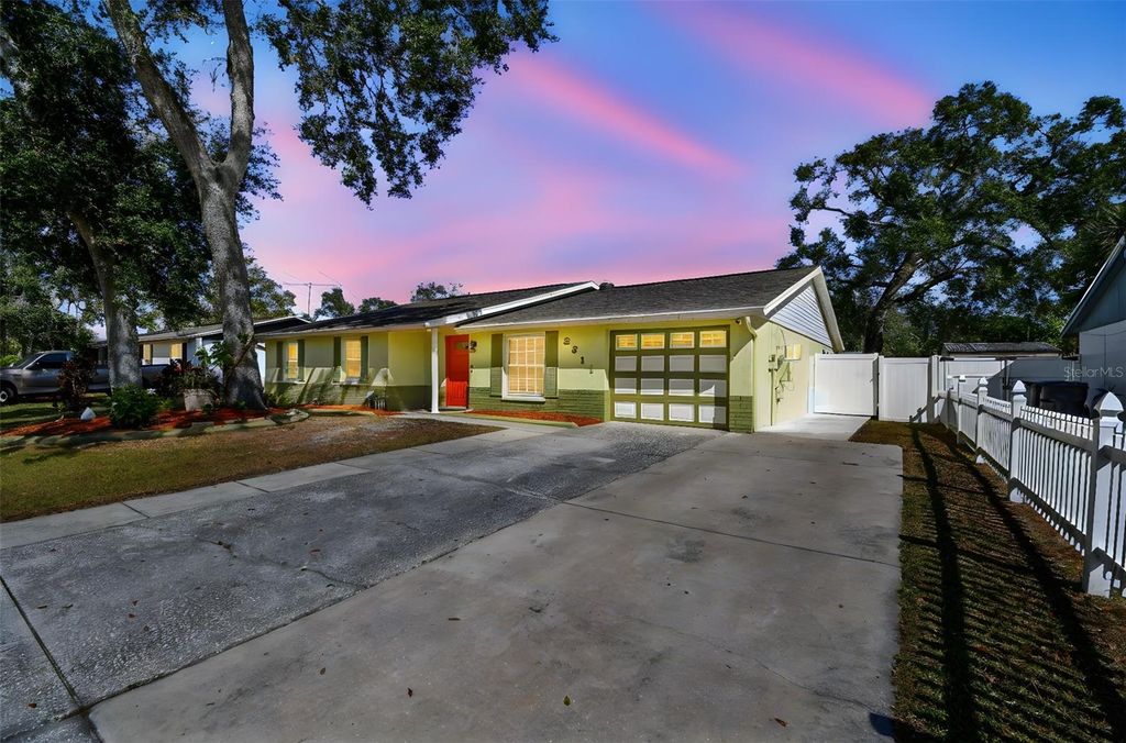 Image 1 of property listing at 3611 WISPERBREATH LANE, Tampa, FL 33619